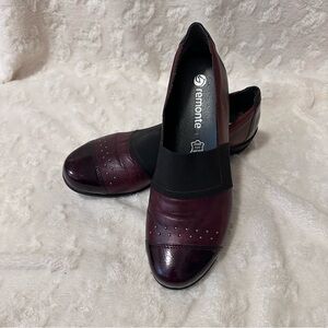 Remonte Women's Deep Burgundy and Black Loafers